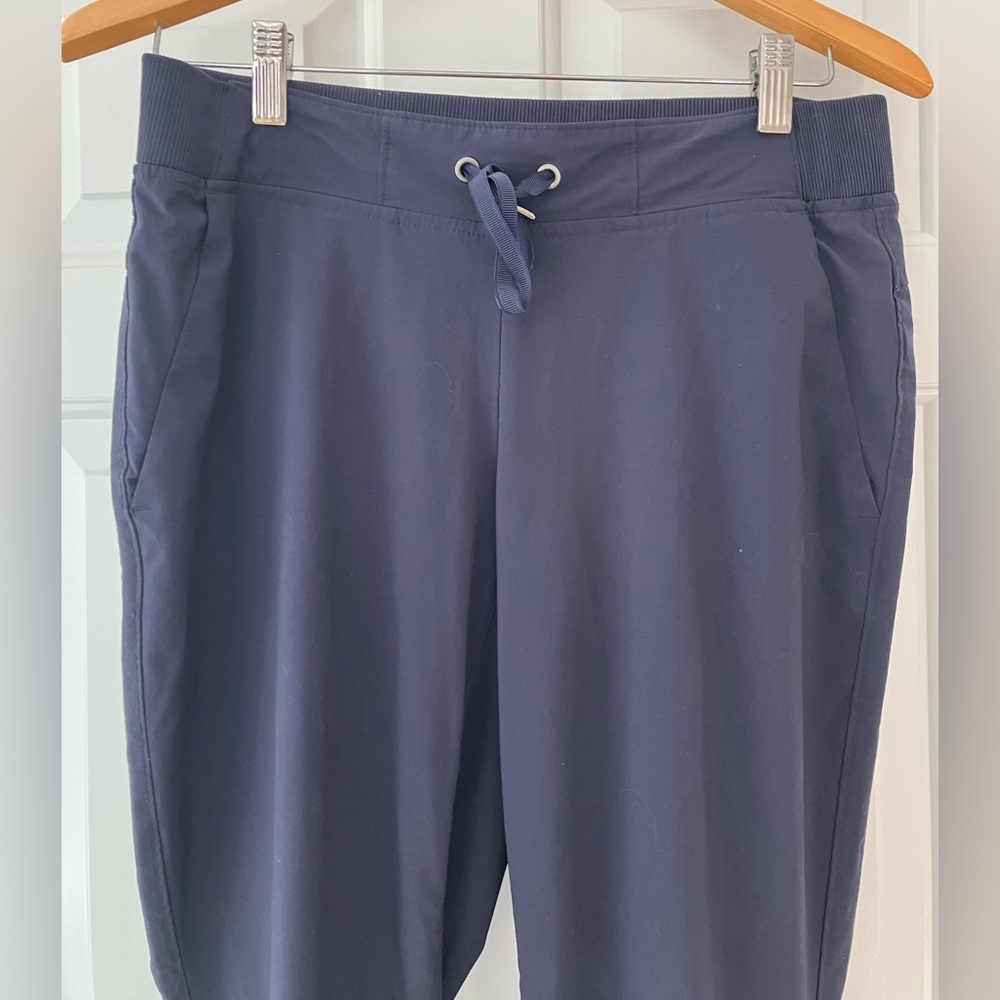 Athleta 7/8 lightweight pants